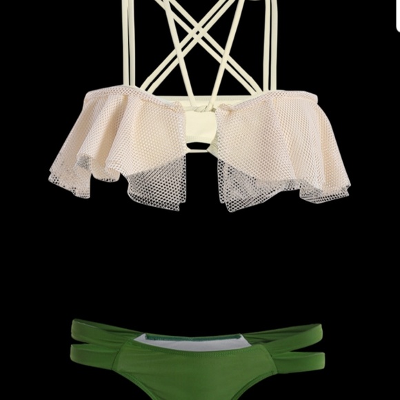 Bikini - Picture 3 of 3